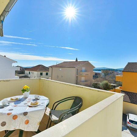 Apartments Lavanda トゥラニ エクステリア 写真