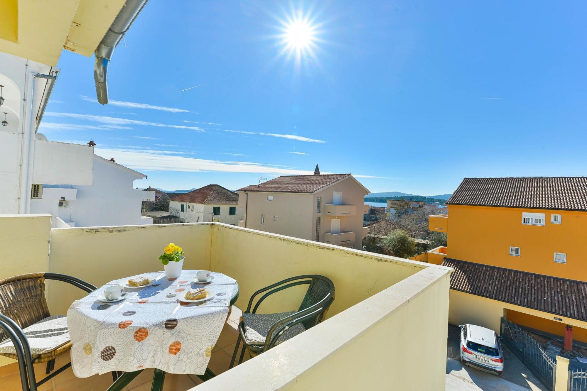 Apartments Lavanda トゥラニ エクステリア 写真