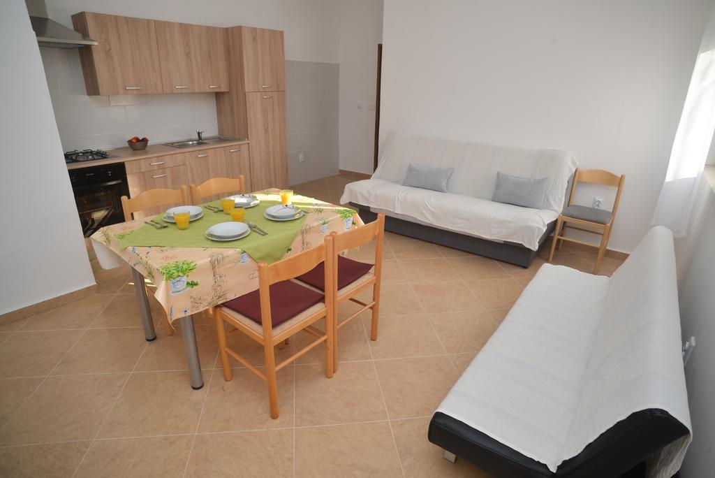 Apartments Lavanda トゥラニ エクステリア 写真
