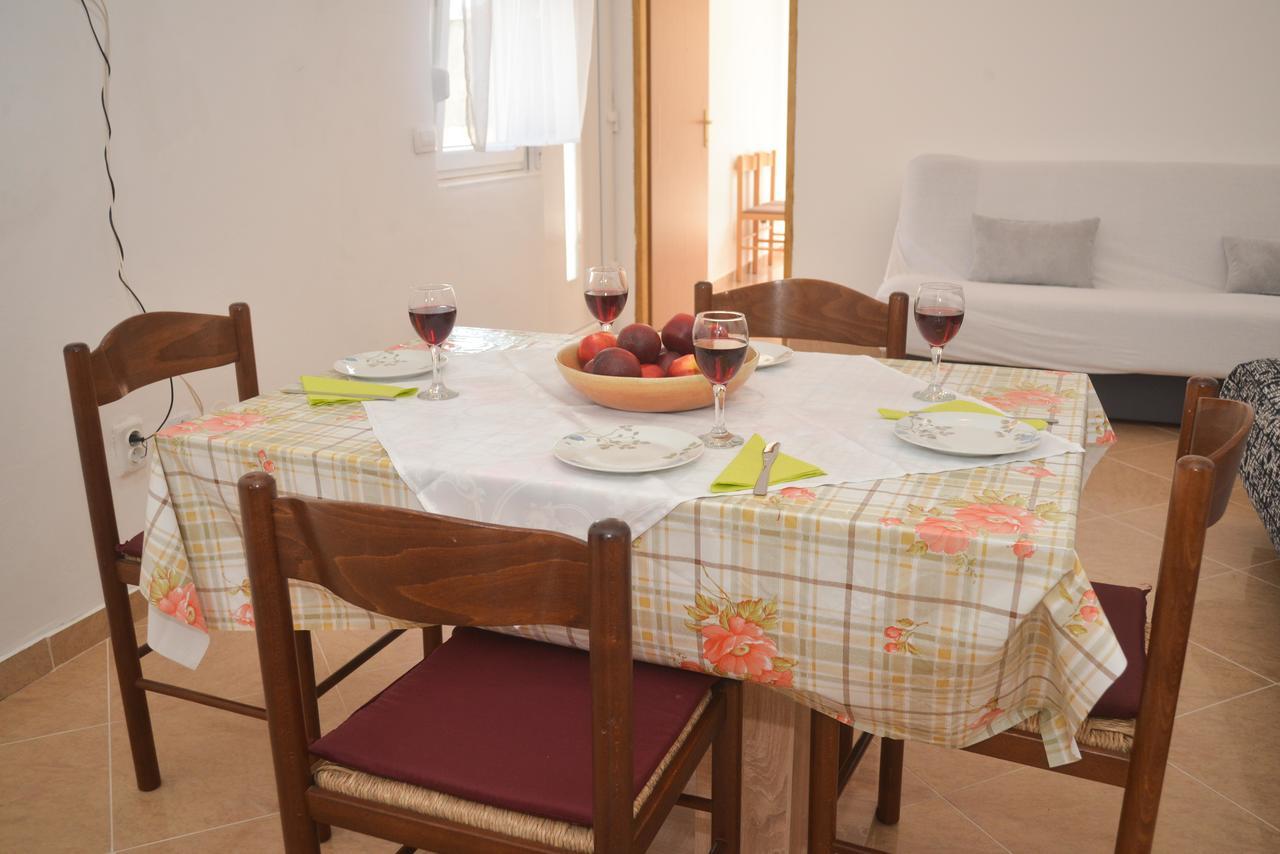 Apartments Lavanda トゥラニ エクステリア 写真