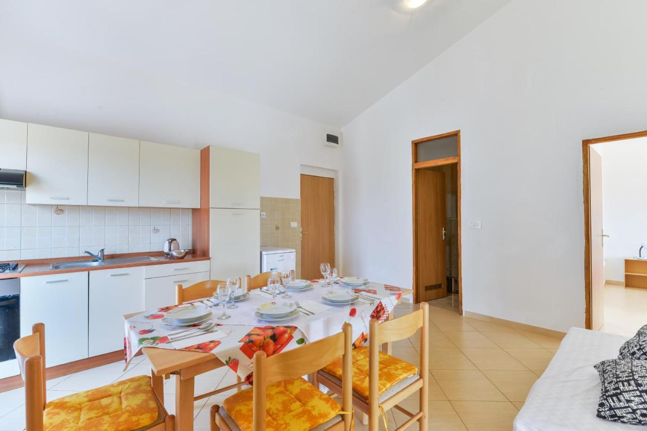 Apartments Lavanda トゥラニ エクステリア 写真