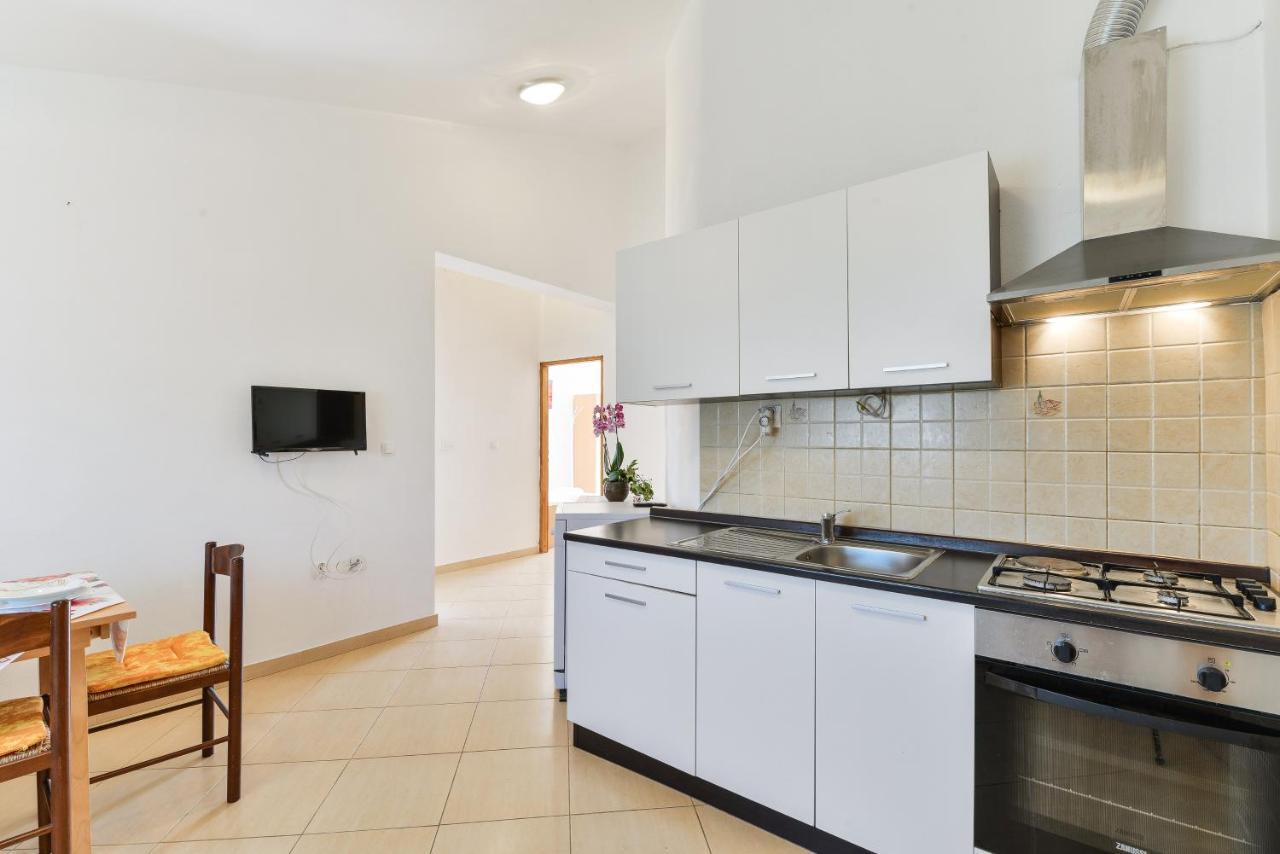 Apartments Lavanda トゥラニ エクステリア 写真